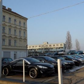 Autoplatz mit Gebrauchtwagen